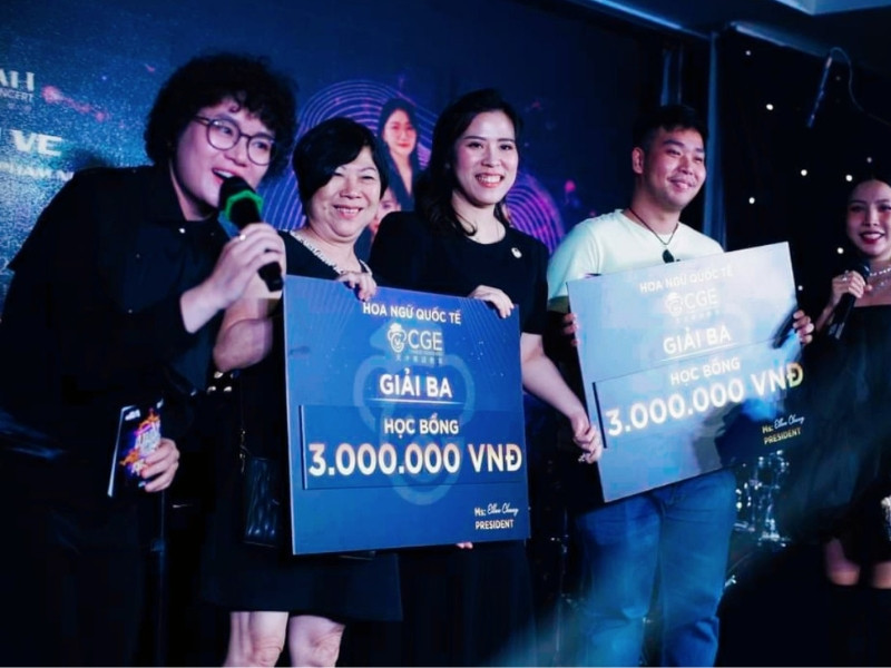 CGE TRAO HỌC BỔNG TẠI WAH LIVE CONCERT
